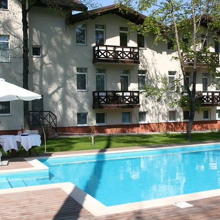Viktoria Park Hotel Bucha Eksteriør billede