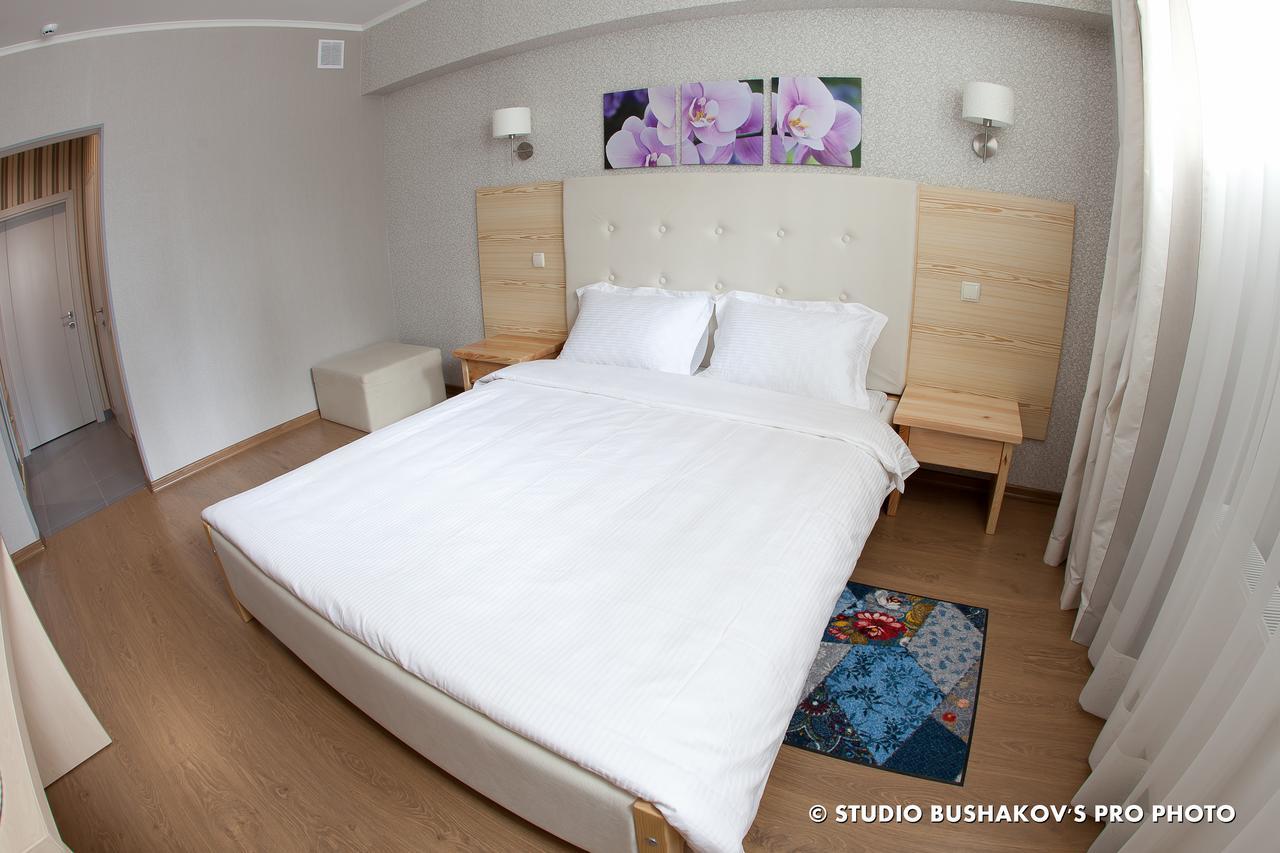 Viktoria Park Hotel Bucha Eksteriør billede