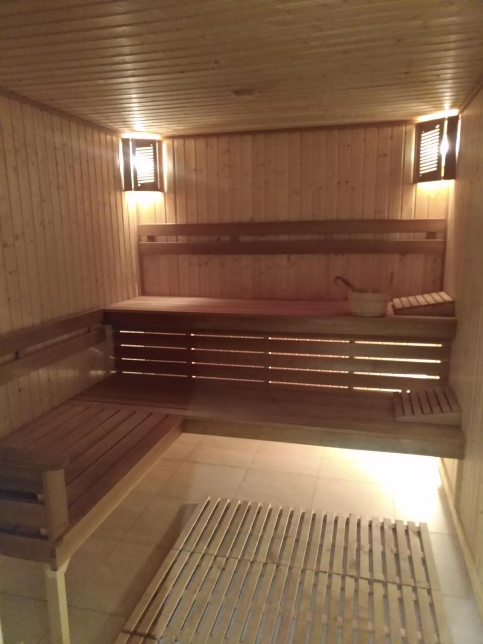 Viktoria Park Hotel Bucha Eksteriør billede