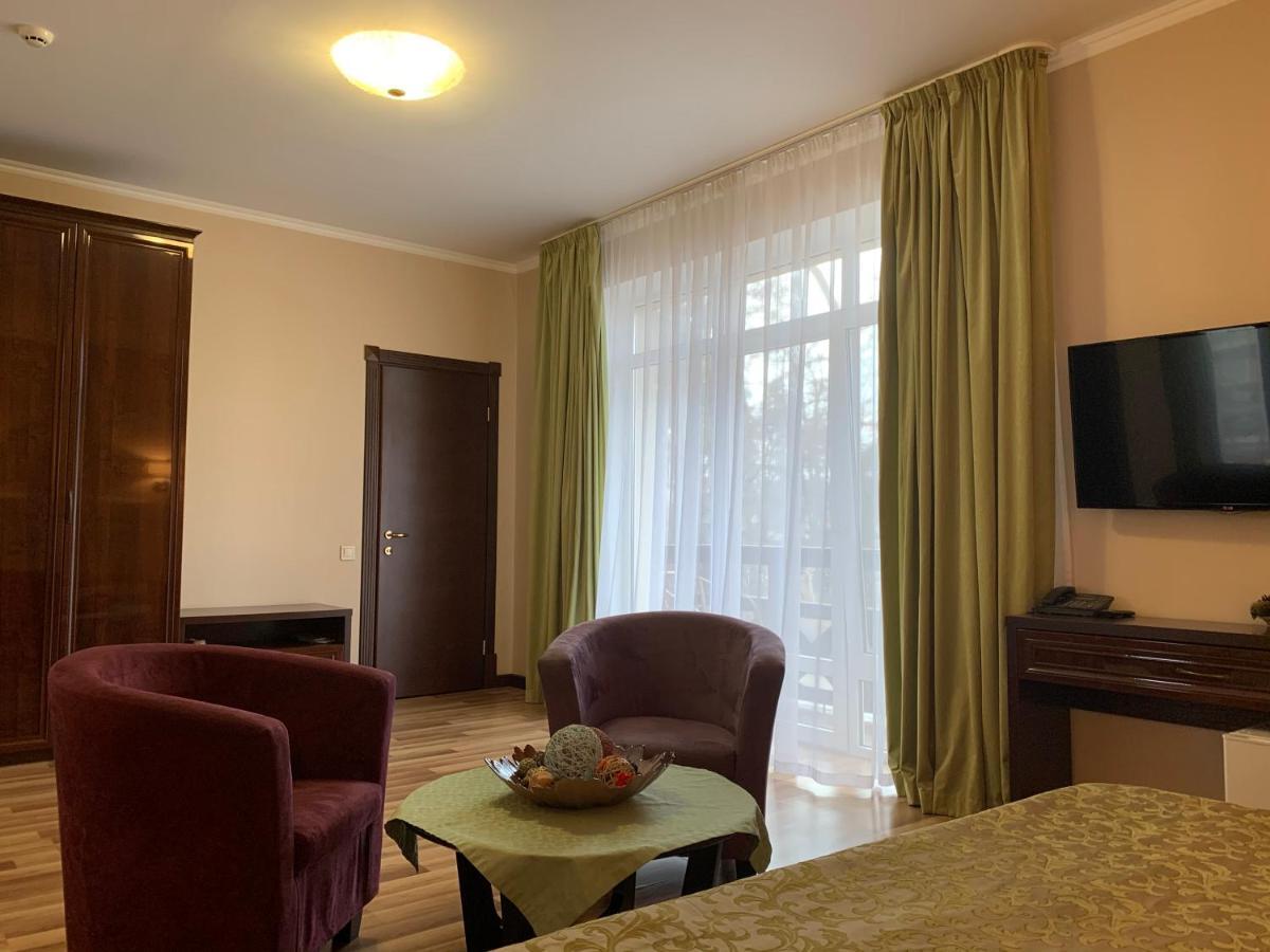 Viktoria Park Hotel Bucha Eksteriør billede